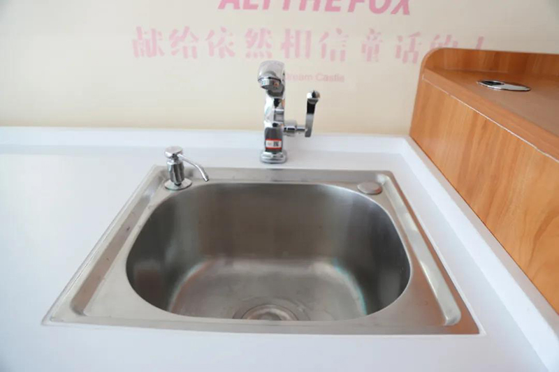 阿狸主题采血车，献给依然相信童话的人