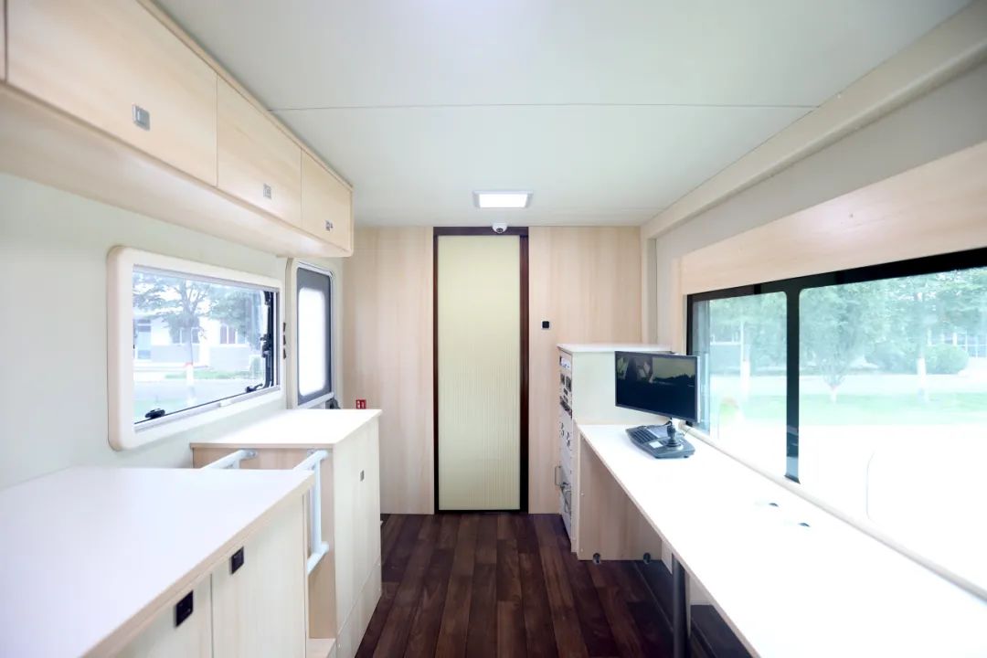 乐天堂官网专用车亮相全球公共安全合作论坛（连云港），为全球普遍安全建设贡献力量