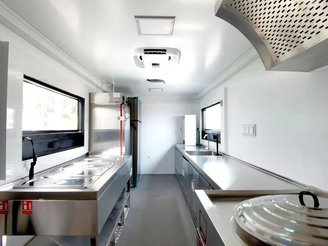 乐天堂官网专用车亮相全球公共安全合作论坛（连云港），为全球普遍安全建设贡献力量