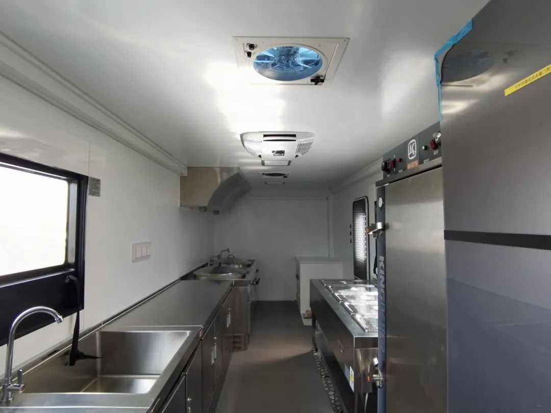 乐天堂官网专用车亮相全球公共安全合作论坛（连云港），为全球普遍安全建设贡献力量