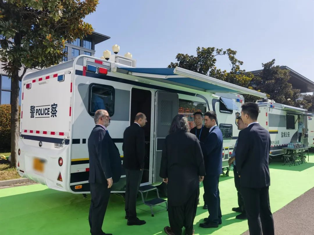 乐天堂官网专用车亮相全球公共安全合作论坛（连云港），为全球普遍安全建设贡献力量