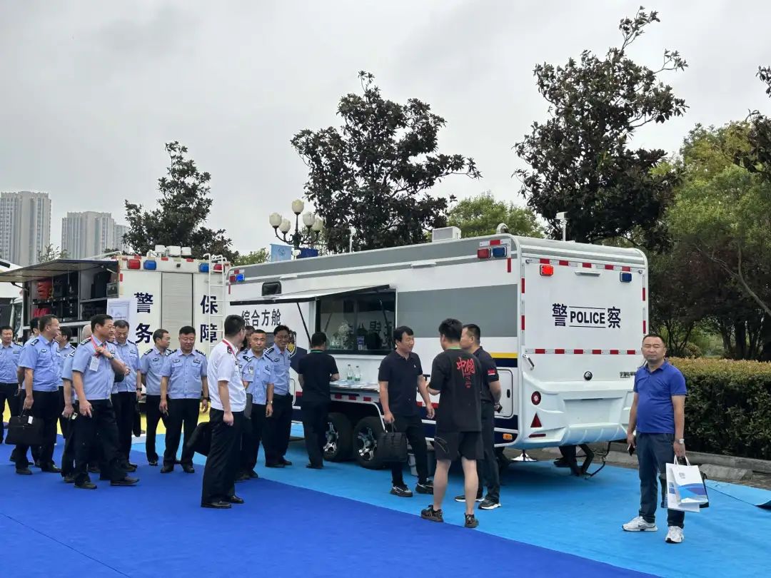 乐天堂官网专用车亮相全球公共安全合作论坛（连云港），为全球普遍安全建设贡献力量