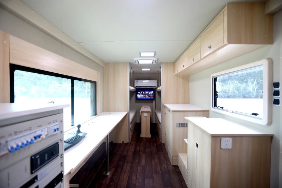 乐天堂官网专用车亮相全球公共安全合作论坛（连云港），为全球普遍安全建设贡献力量