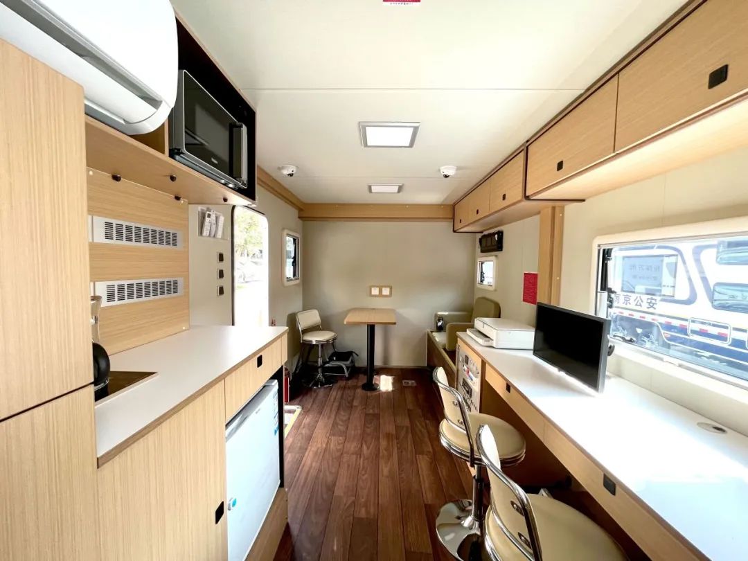 乐天堂官网专用车亮相全球公共安全合作论坛（连云港），为全球普遍安全建设贡献力量