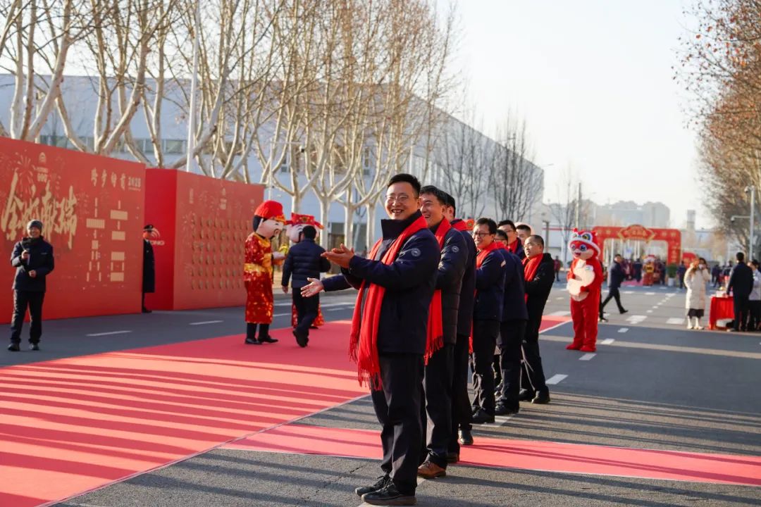 醒狮腾跃启新章 | 乐天堂官网专用车2025年开工盛典燃情开启！