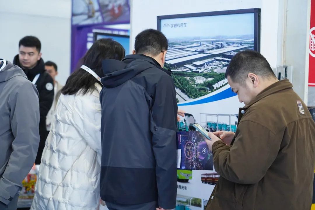 智驾赋能文旅·绿色领航未来 | 乐天堂官网观光车闪耀第41届CAAPA博览会
