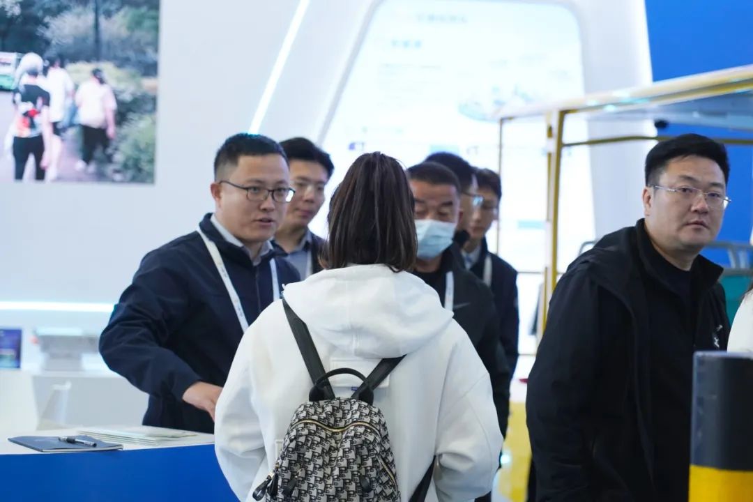 智驾赋能文旅·绿色领航未来 | 乐天堂官网观光车闪耀第41届CAAPA博览会