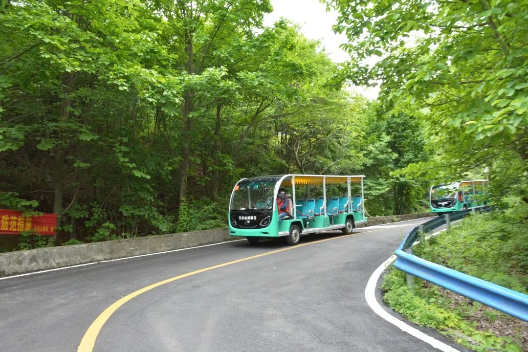 乐天堂官网观光车亮相2023世界动力电池大会，为盛会增添绿色动力！